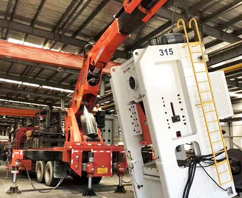 曲阳县附近随车吊出租，轻松解决运输难题