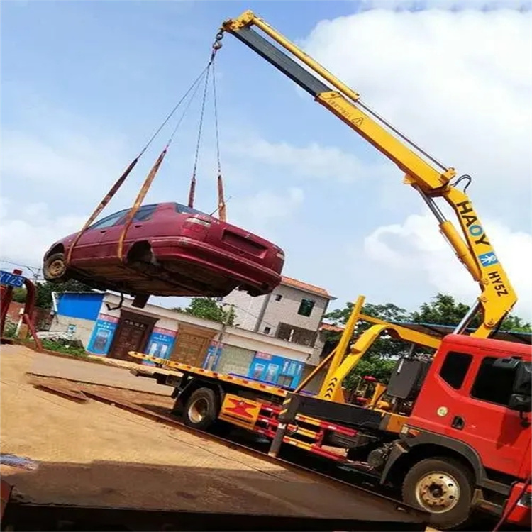 曲阳县吊车吊汽车的正确方法